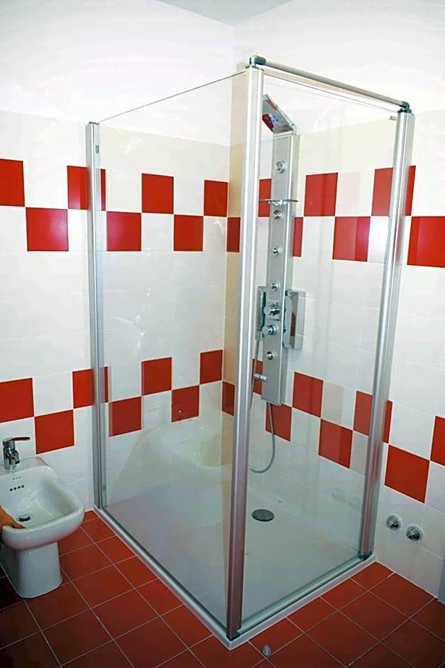Appartamento con 2 Camere da Letto e Terrazza - Piano Terra